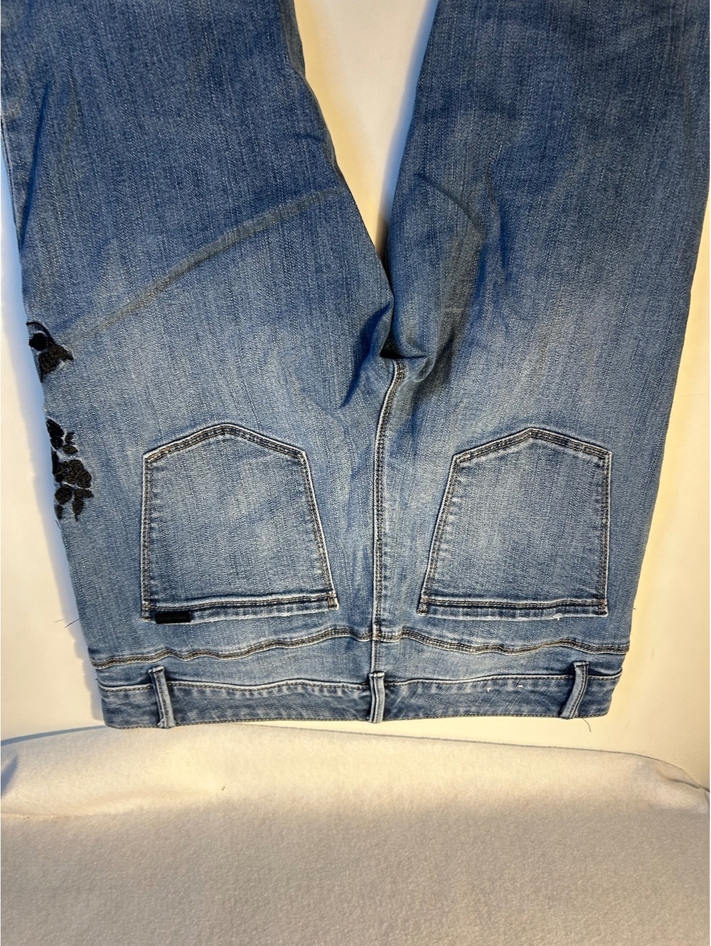 White House Black Market Floral Embellished Jeans - Picture 5 of 6